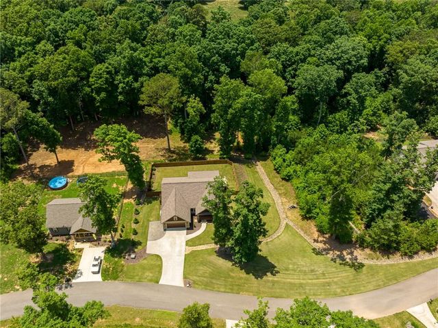 420 Meadow Circle, Ellijay, GA 30540