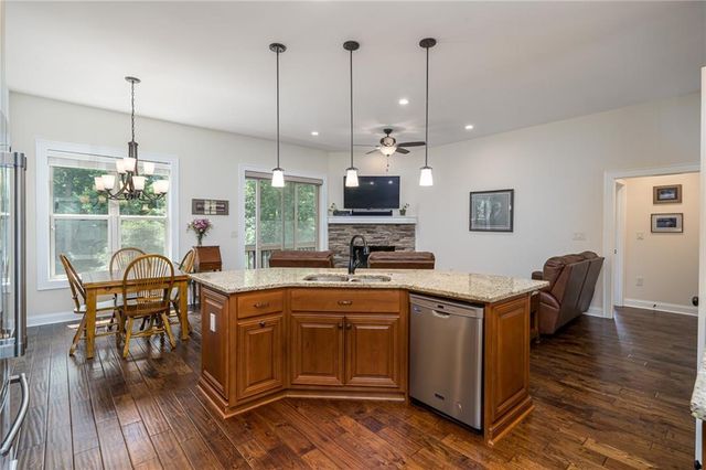 420 Meadow Circle, Ellijay, GA 30540