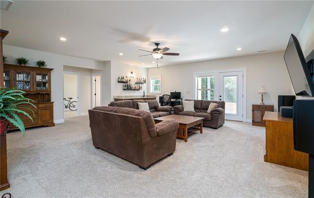 420 Meadow Circle, Ellijay, GA 30540