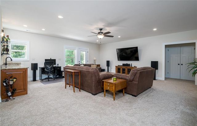 420 Meadow Circle, Ellijay, GA 30540