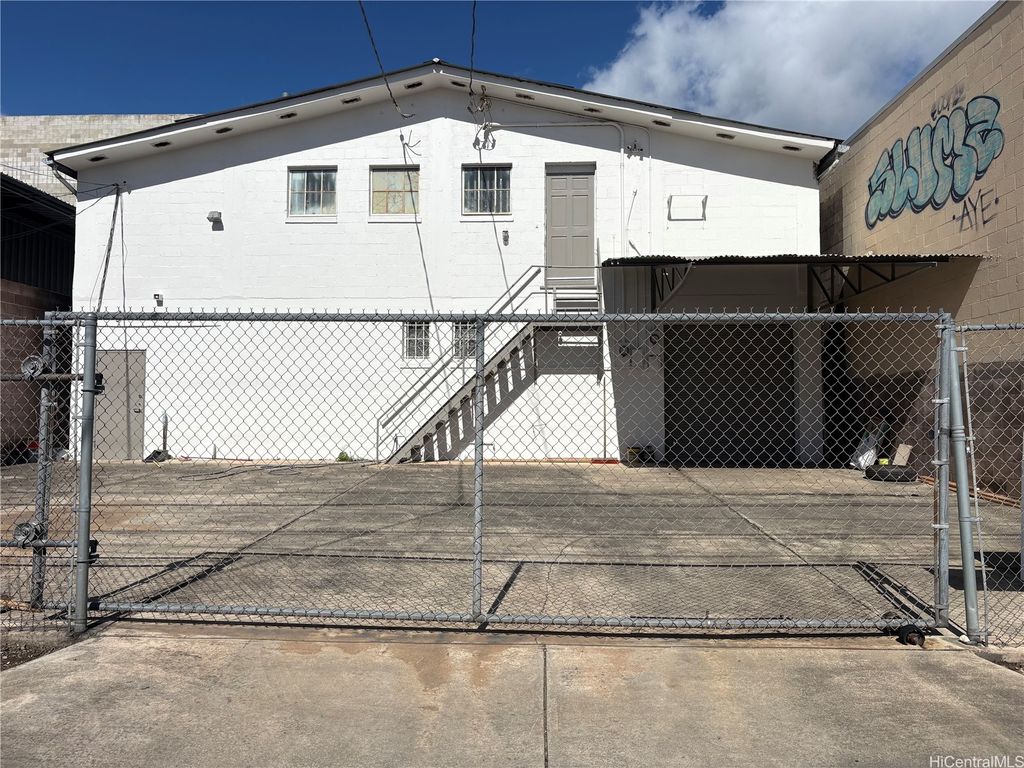 1626 Silva Street, Honolulu, HI 96819