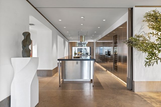 314 Commonwealth Ave PH, Boston, MA 02115