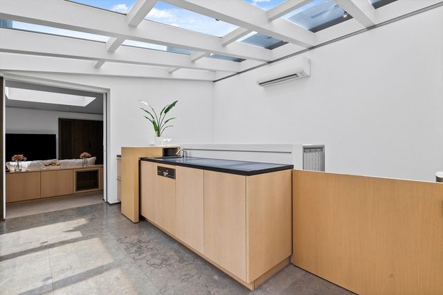 314 Commonwealth Ave PH, Boston, MA 02115