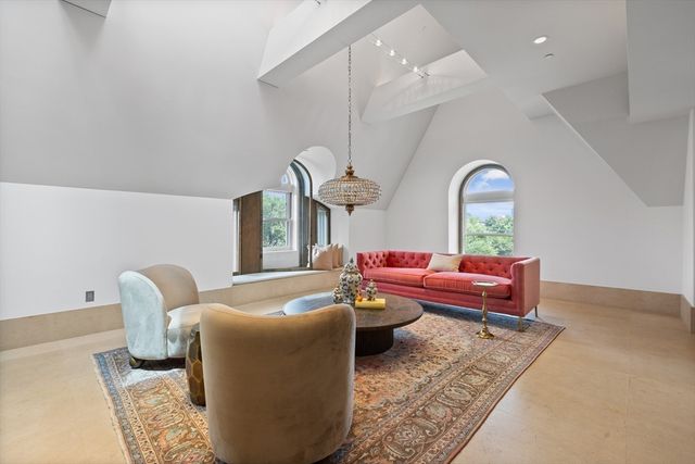 314 Commonwealth Ave PH, Boston, MA 02115