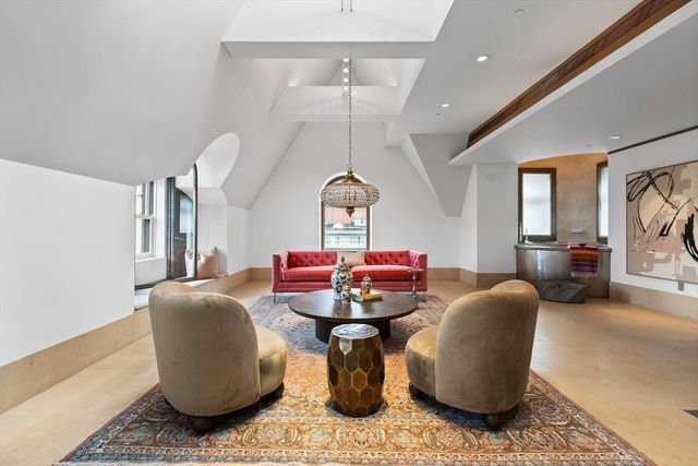 314 Commonwealth Ave PH, Boston, MA 02115