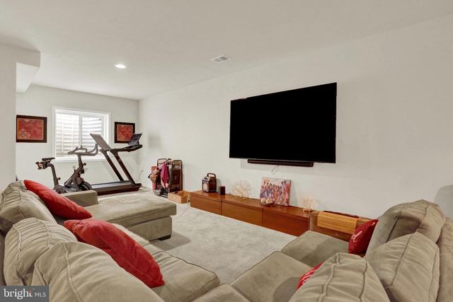 1814 STANG DR, Allentown, PA 18104