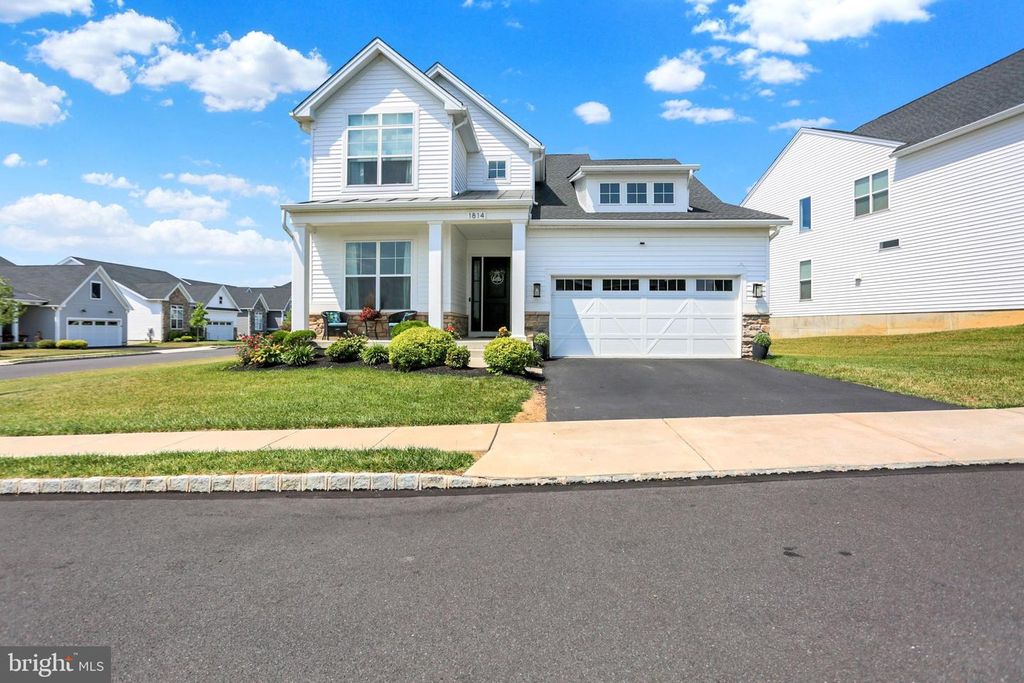 1814 STANG DR, Allentown, PA 18104