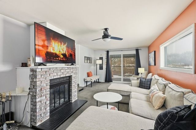 2190 Waterbury Drive, Uniontown, OH 44685