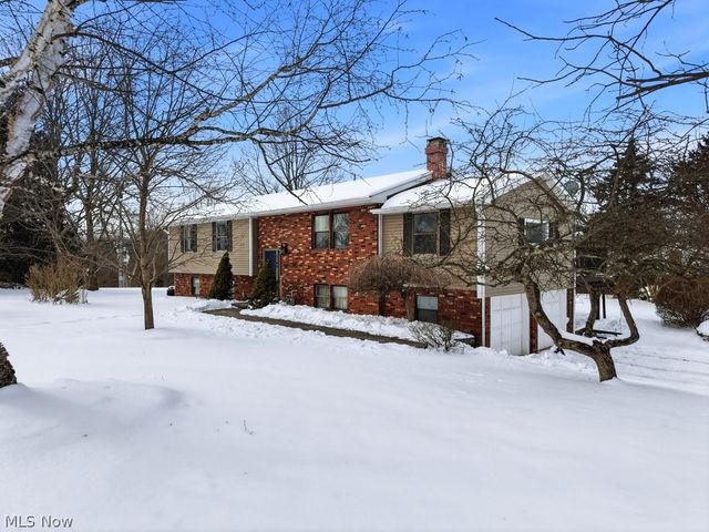 2190 Waterbury Drive, Uniontown, OH 44685