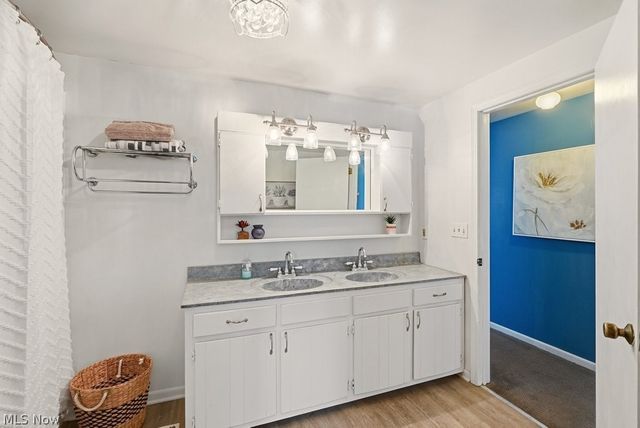 2190 Waterbury Drive, Uniontown, OH 44685