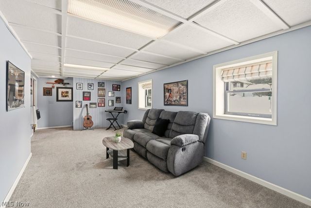 2190 Waterbury Drive, Uniontown, OH 44685