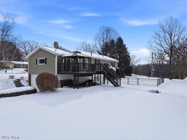 2190 Waterbury Drive, Uniontown, OH 44685