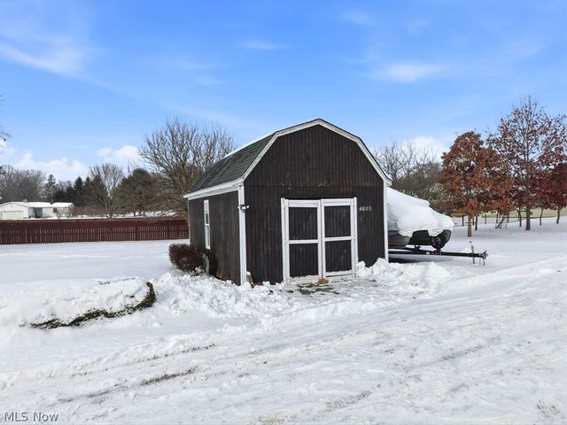 2190 Waterbury Drive, Uniontown, OH 44685