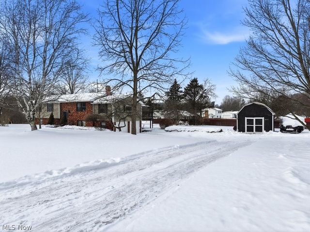 2190 Waterbury Drive, Uniontown, OH 44685