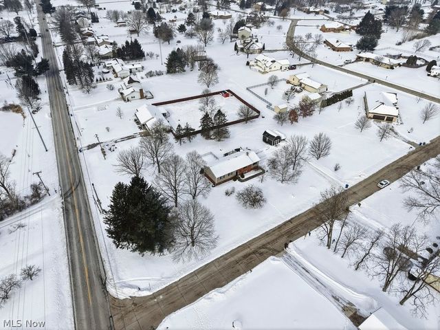 2190 Waterbury Drive, Uniontown, OH 44685