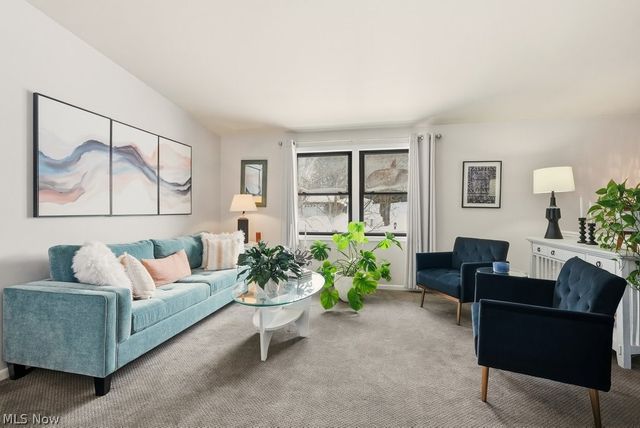 2190 Waterbury Drive, Uniontown, OH 44685