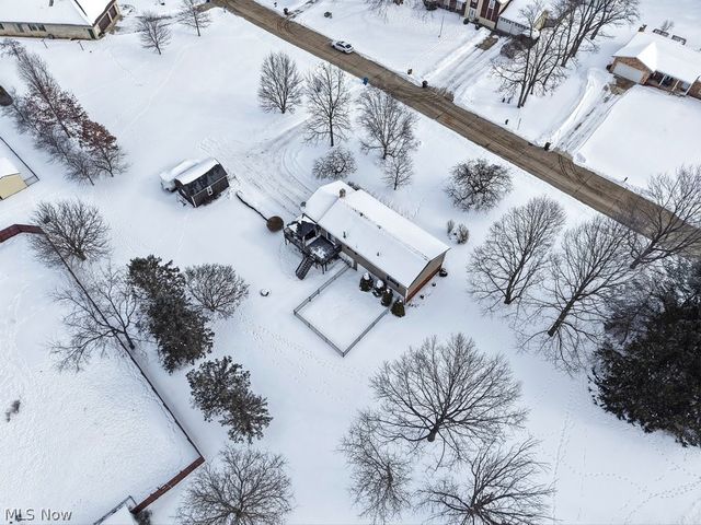 2190 Waterbury Drive, Uniontown, OH 44685