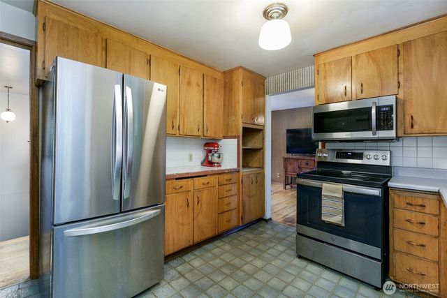 24007 44th Avenue W, Mountlake Terrace, WA 98043