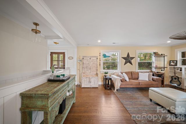 24 Dellwood Street, Asheville, NC 28806