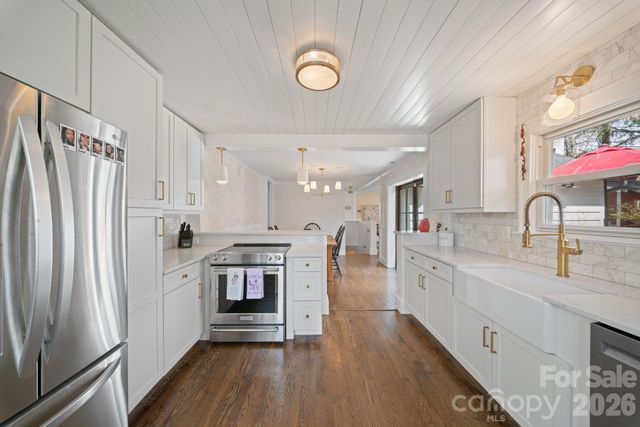 24 Dellwood Street, Asheville, NC 28806