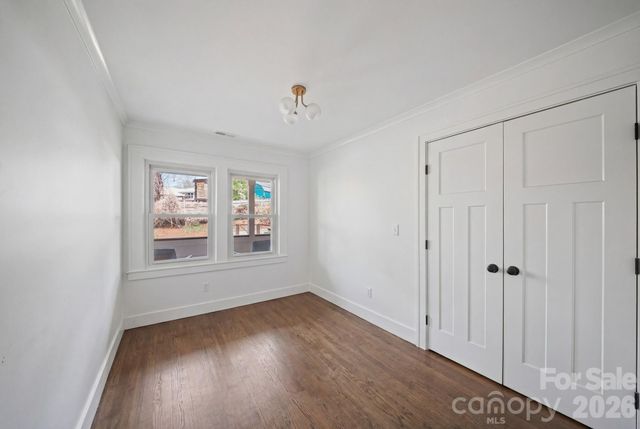 24 Dellwood Street, Asheville, NC 28806