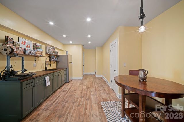 24 Dellwood Street, Asheville, NC 28806