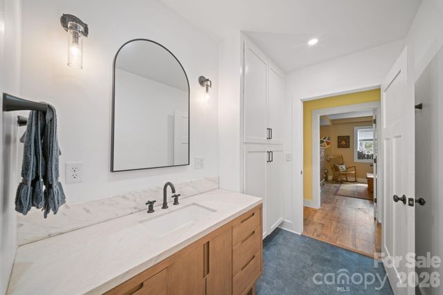 24 Dellwood Street, Asheville, NC 28806