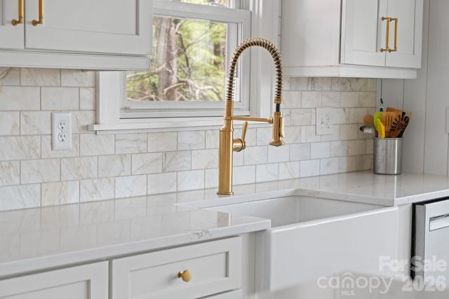 24 Dellwood Street, Asheville, NC 28806