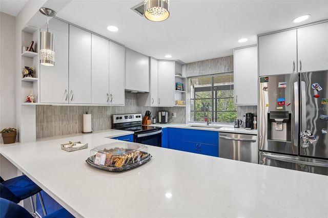 3058 LANDMARK BOULEVARD 1204, Palm Harbor, FL 34684