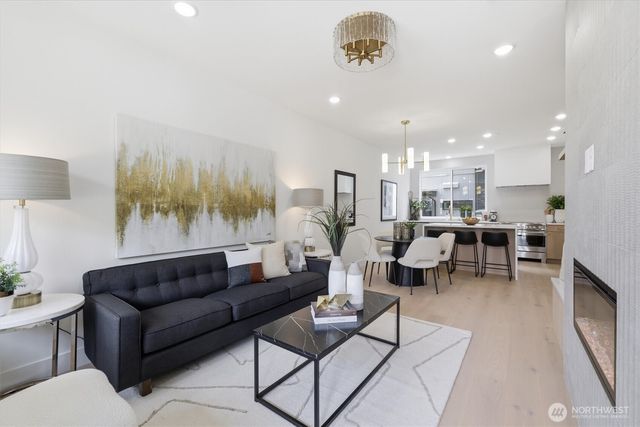 2011 Minor Avenue E, Seattle, WA 98102