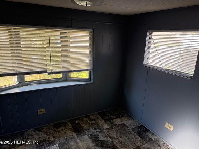 121 VENICE Drive, Interlachen, FL 32148