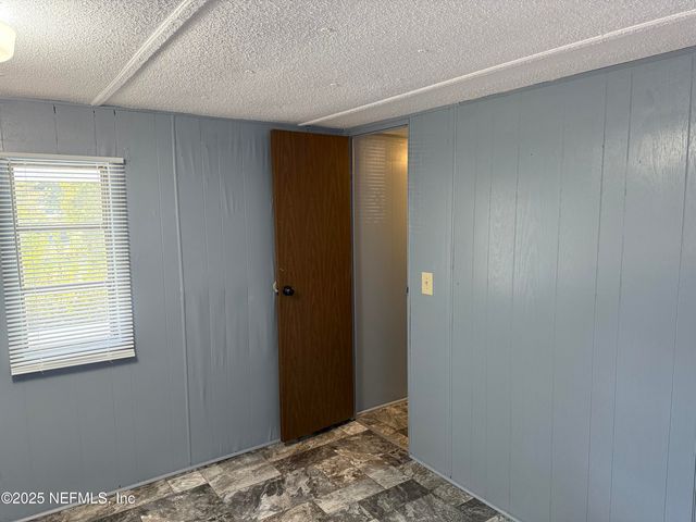 121 VENICE Drive, Interlachen, FL 32148