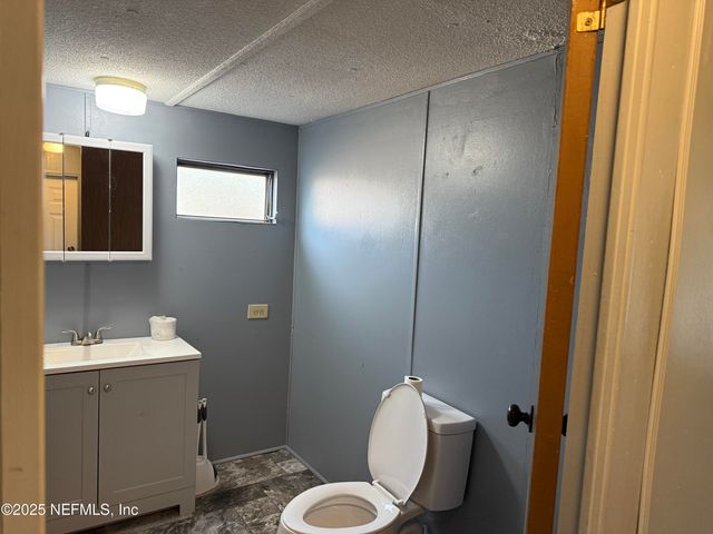 121 VENICE Drive, Interlachen, FL 32148