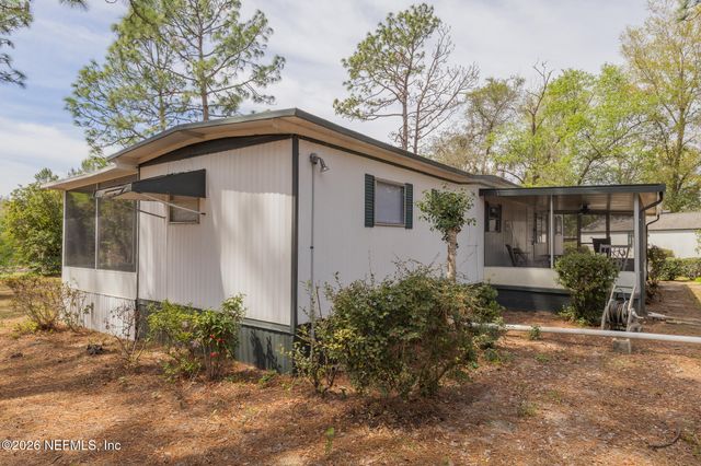 121 VENICE Drive, Interlachen, FL 32148