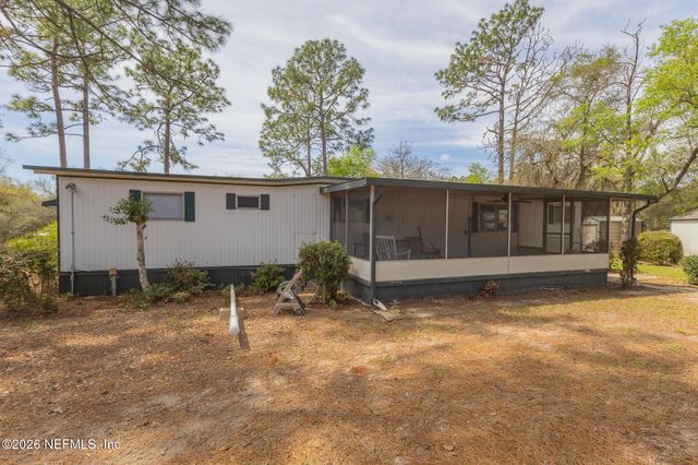 121 VENICE Drive, Interlachen, FL 32148