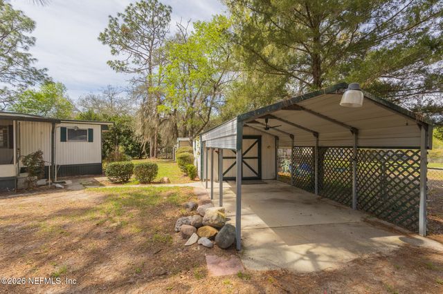 121 VENICE Drive, Interlachen, FL 32148