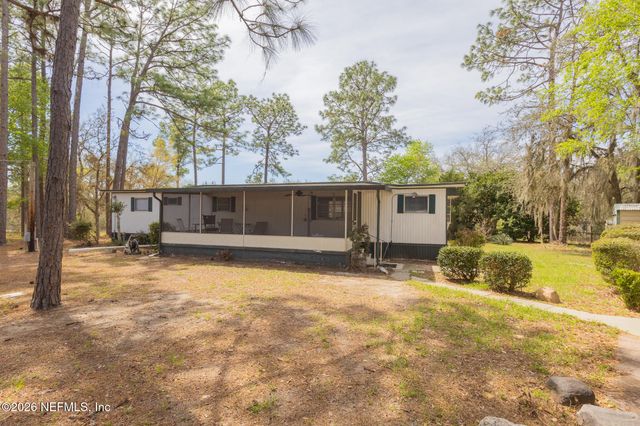 121 VENICE Drive, Interlachen, FL 32148