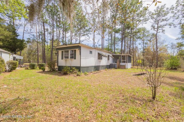 121 VENICE Drive, Interlachen, FL 32148