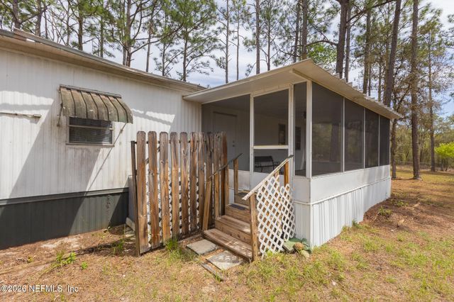 121 VENICE Drive, Interlachen, FL 32148