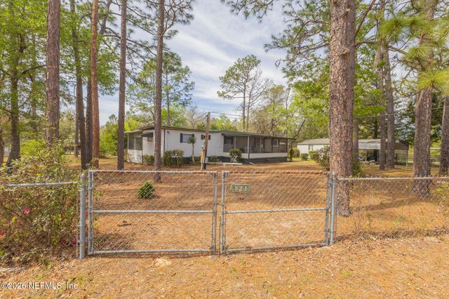 121 VENICE Drive, Interlachen, FL 32148