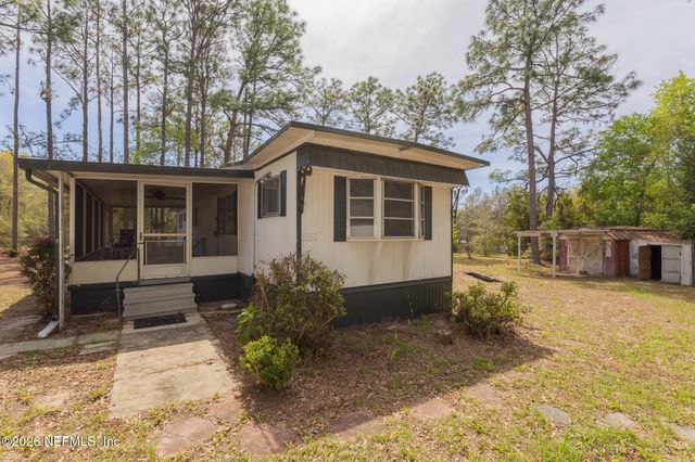 121 VENICE Drive, Interlachen, FL 32148