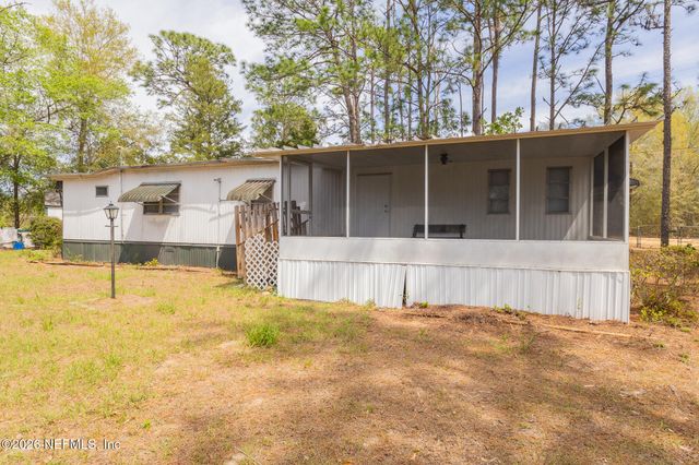 121 VENICE Drive, Interlachen, FL 32148