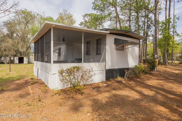 121 VENICE Drive, Interlachen, FL 32148