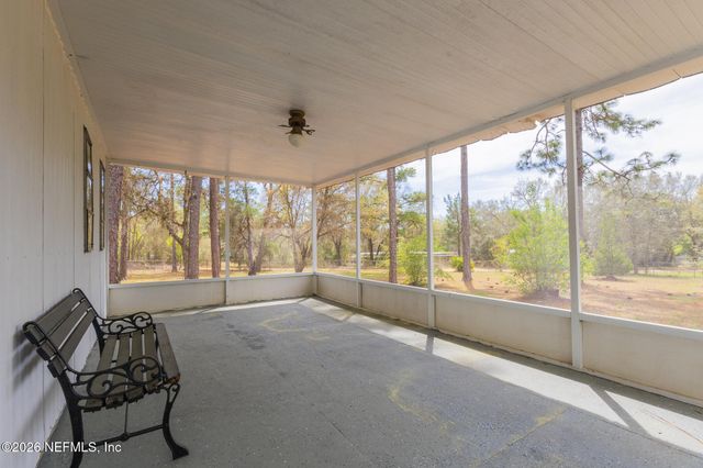 121 VENICE Drive, Interlachen, FL 32148