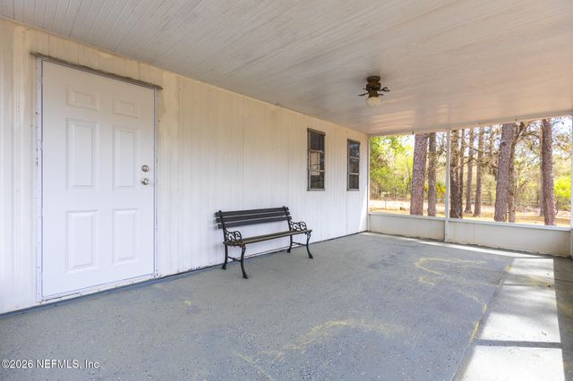 121 VENICE Drive, Interlachen, FL 32148