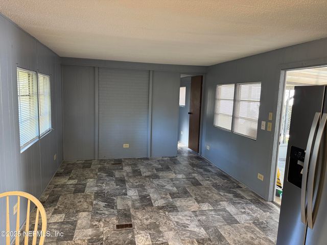 121 VENICE Drive, Interlachen, FL 32148