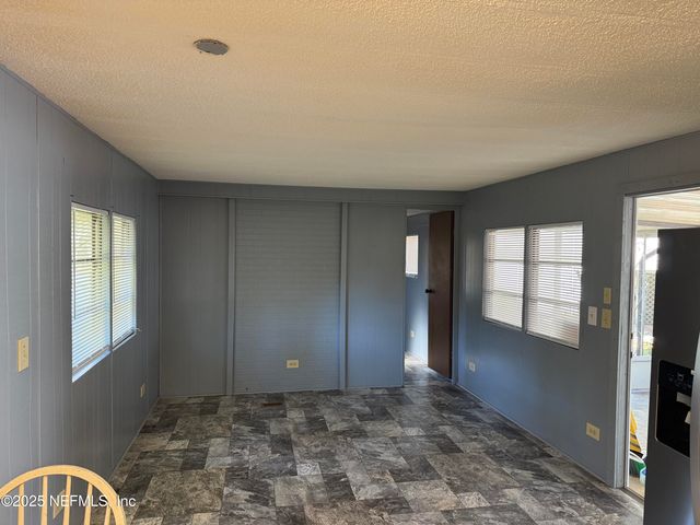 121 VENICE Drive, Interlachen, FL 32148