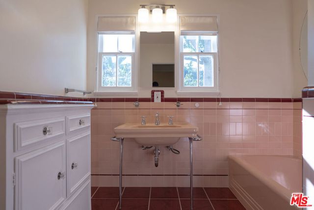 2401 Meadow Valley Terrace, Los Angeles, CA 90039