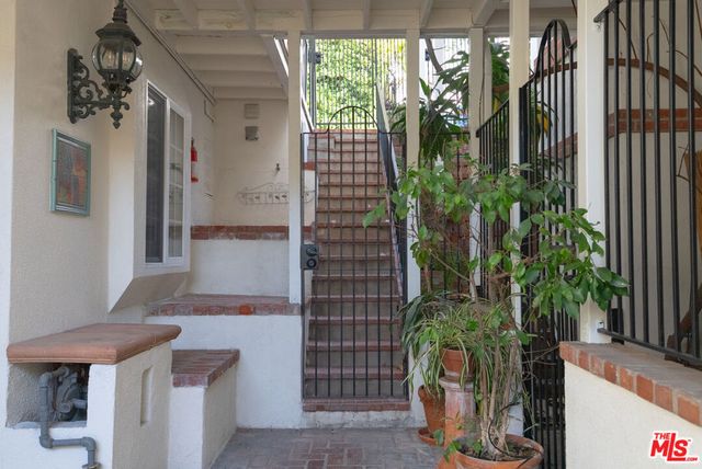 2401 Meadow Valley Terrace, Los Angeles, CA 90039