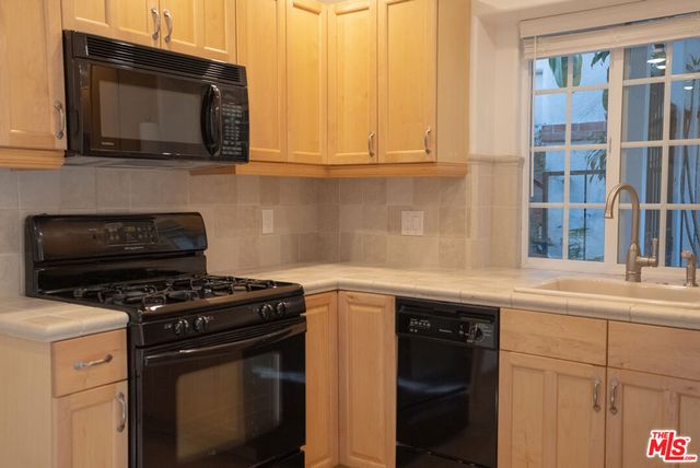 2401 Meadow Valley Terrace, Los Angeles, CA 90039